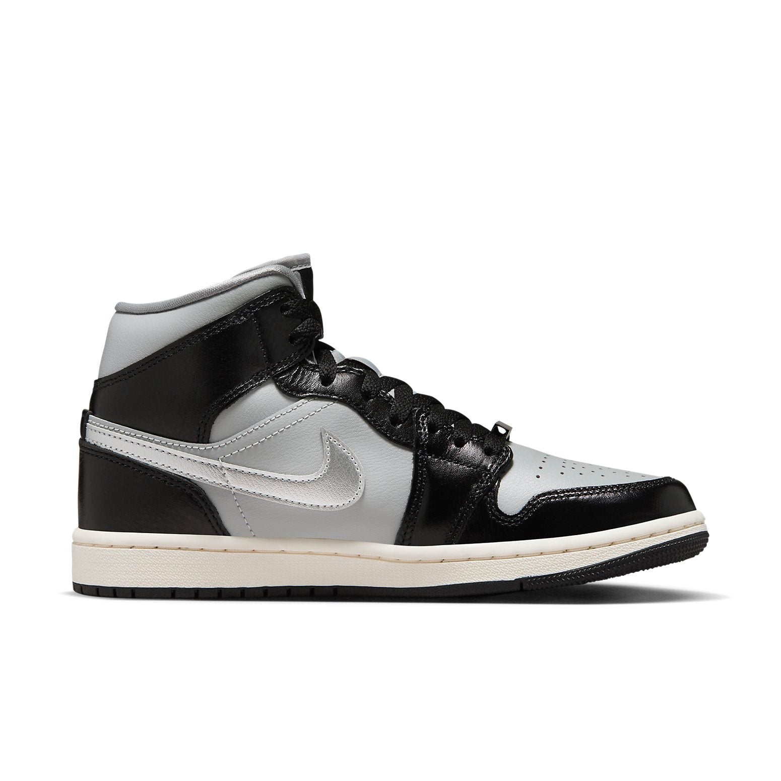 Air Jordan 1 Mid SE ‘Black Chrome’