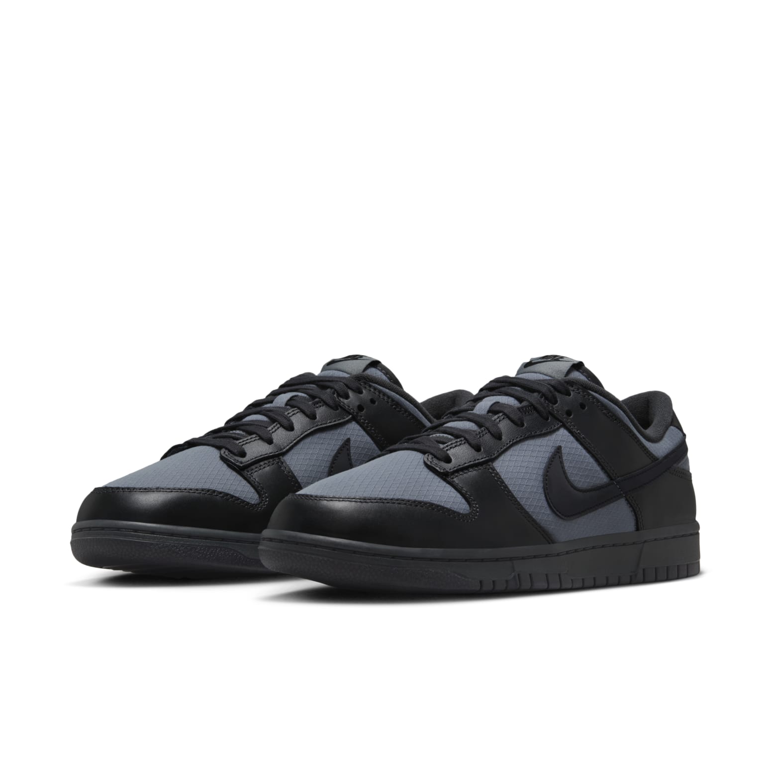 Nike Dunk Low ‘Off Noir Smoke Grey’