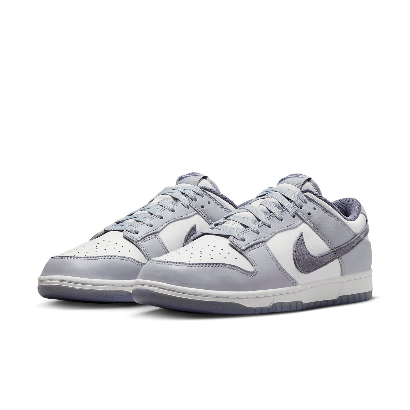 Nike Dunk Low SE ‘Light Carbon’