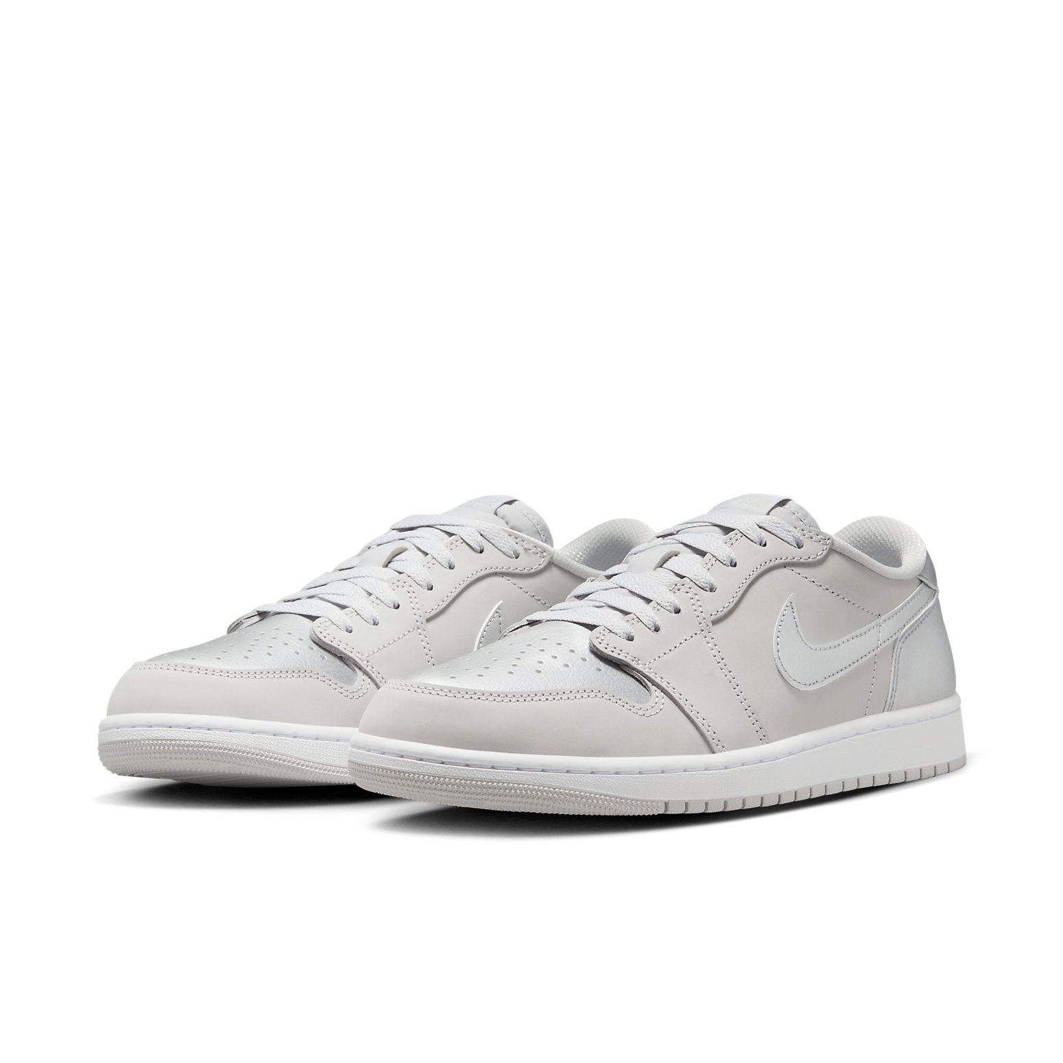 Air Jordan 1 Retro Low OG ‘Metallic Silver’