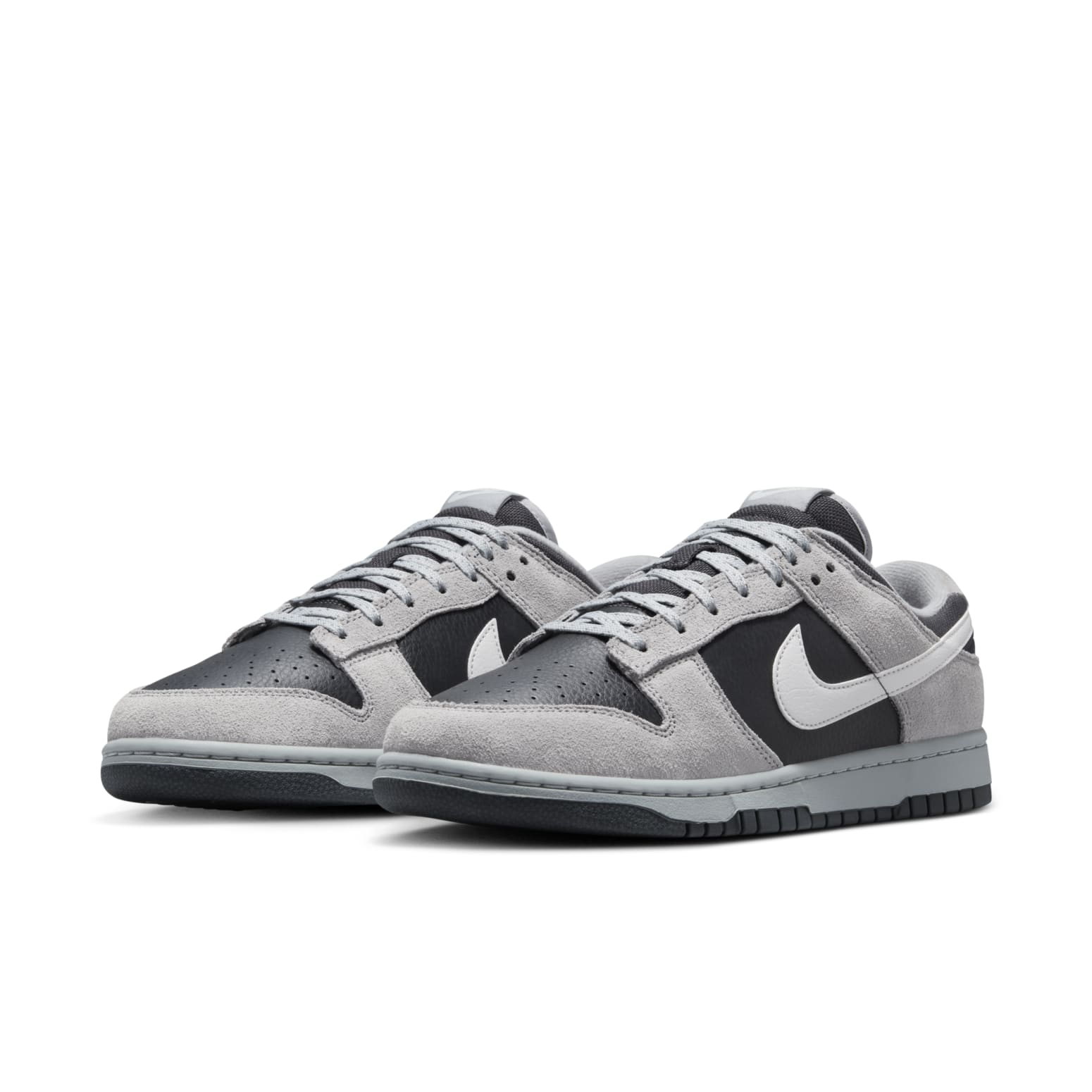 Nike Dunk Low ‘Light Smoke Grey’