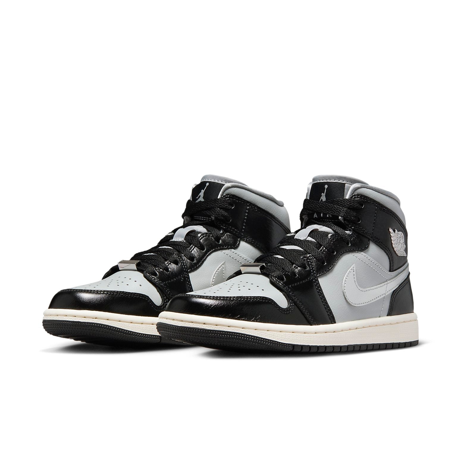 Air Jordan 1 Mid SE ‘Black Chrome’