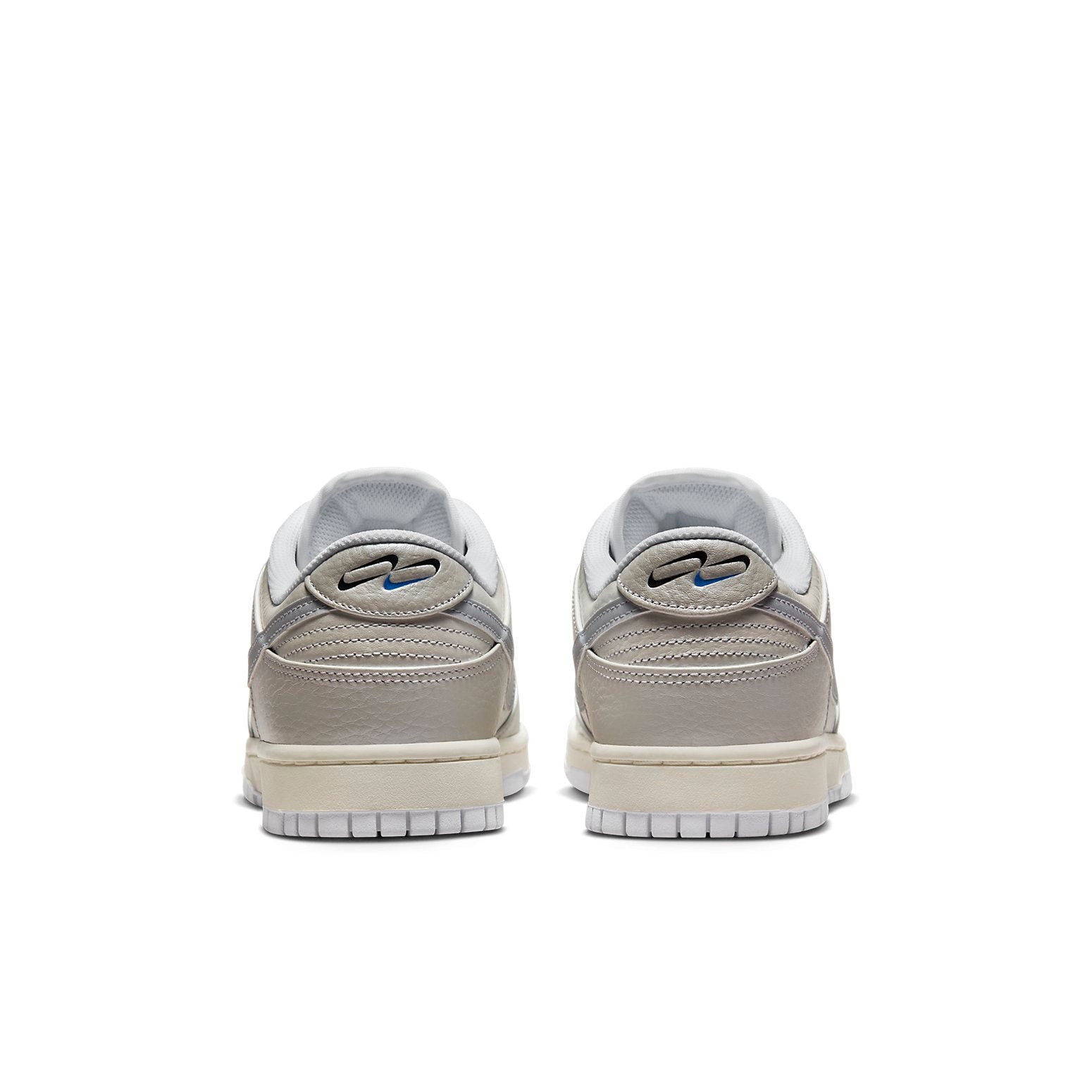 Nike Dunk Low SE ‘Metallic Silver’