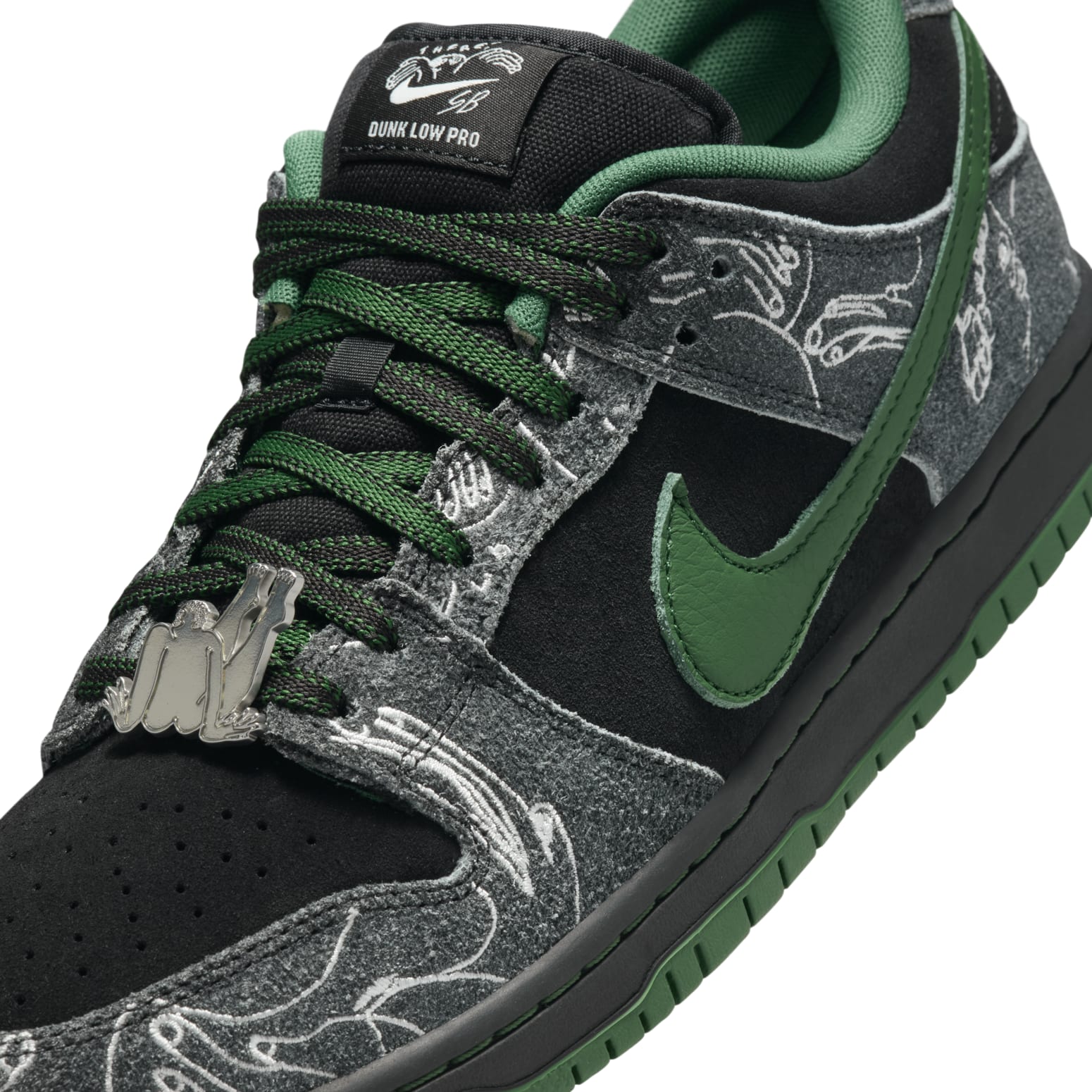 Nike x There Skateboard SB Dunk Low Pro ‘Anthracite Gorge Green’