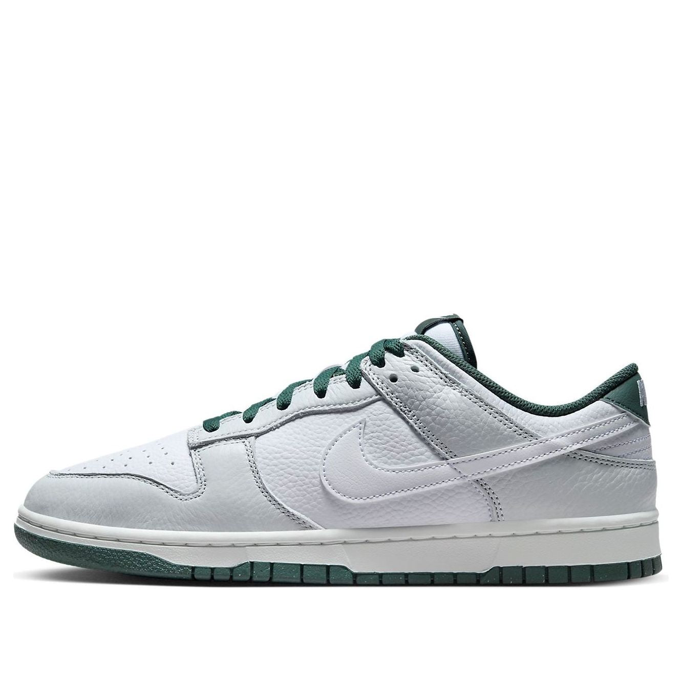 Nike Dunk Low Retro SE ‘Photon Dust Vintage Green’
