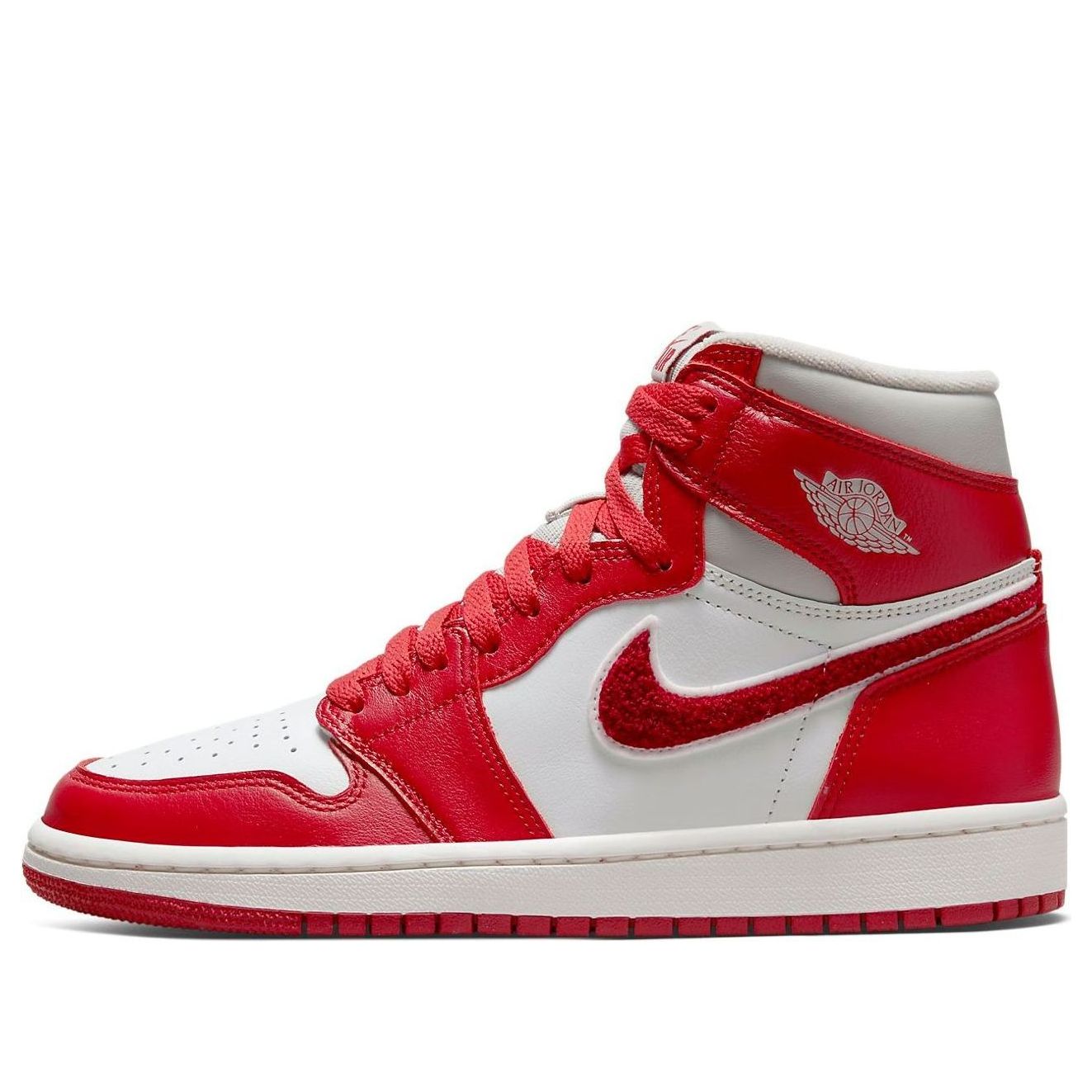 Air Jordan 1 High OG ‘Newstalgia Chenille’