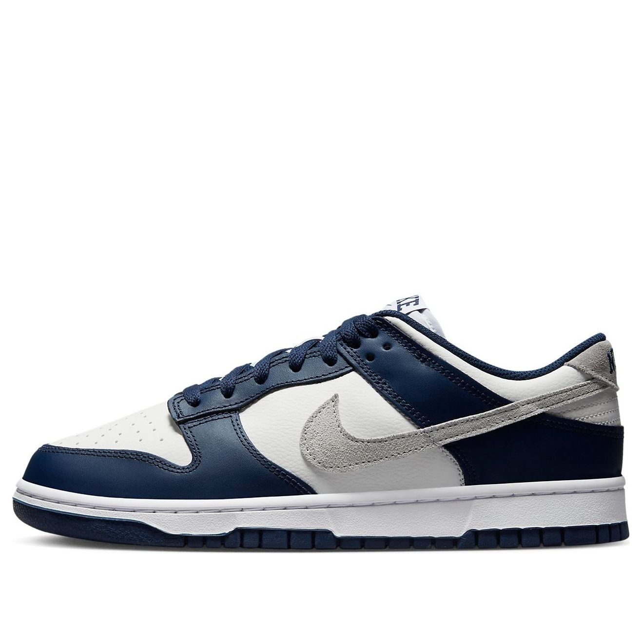 Nike Dunk Low ‘Midnight Navy Smoke Grey’