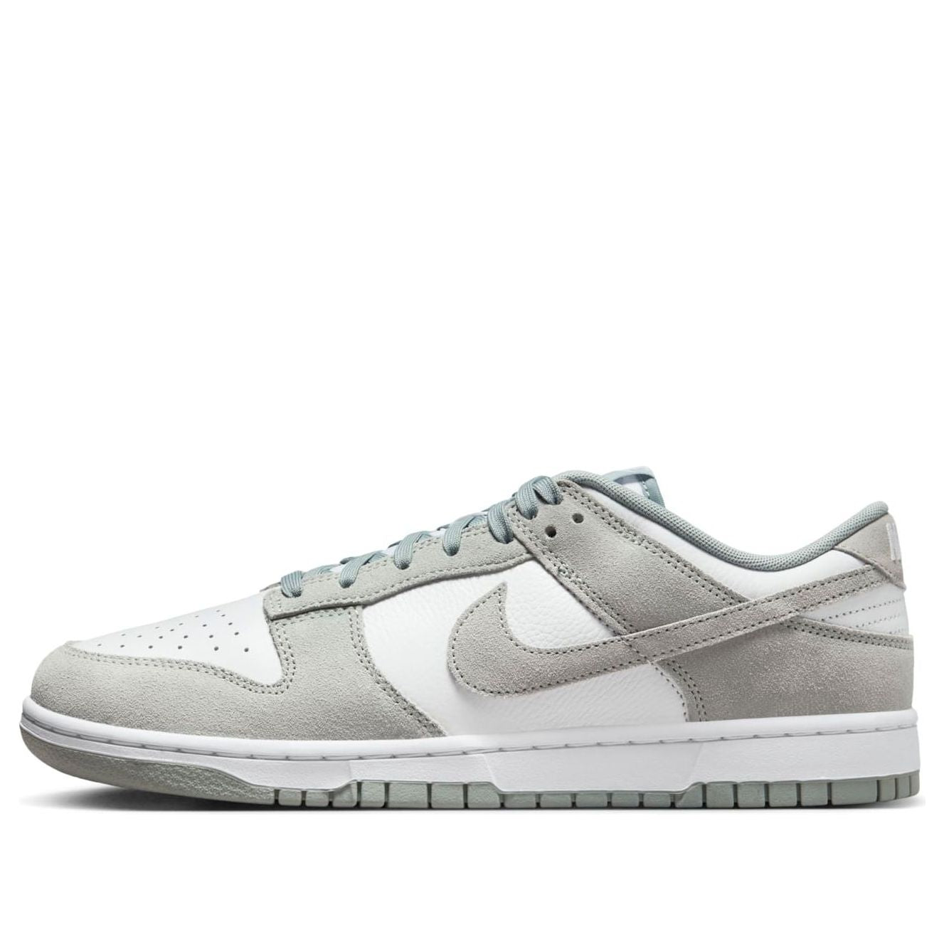 Nike Dunk Low SE ‘Light Pumice’