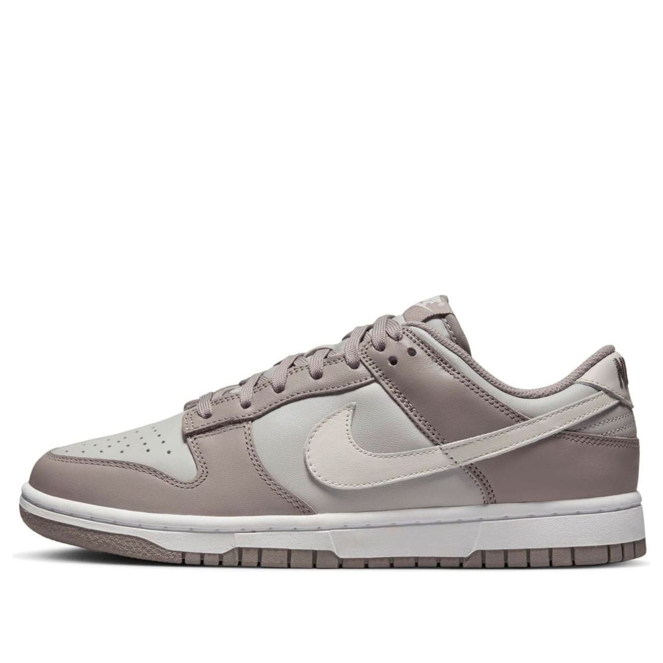 Nike Dunk Low ‘Bone Beige’
