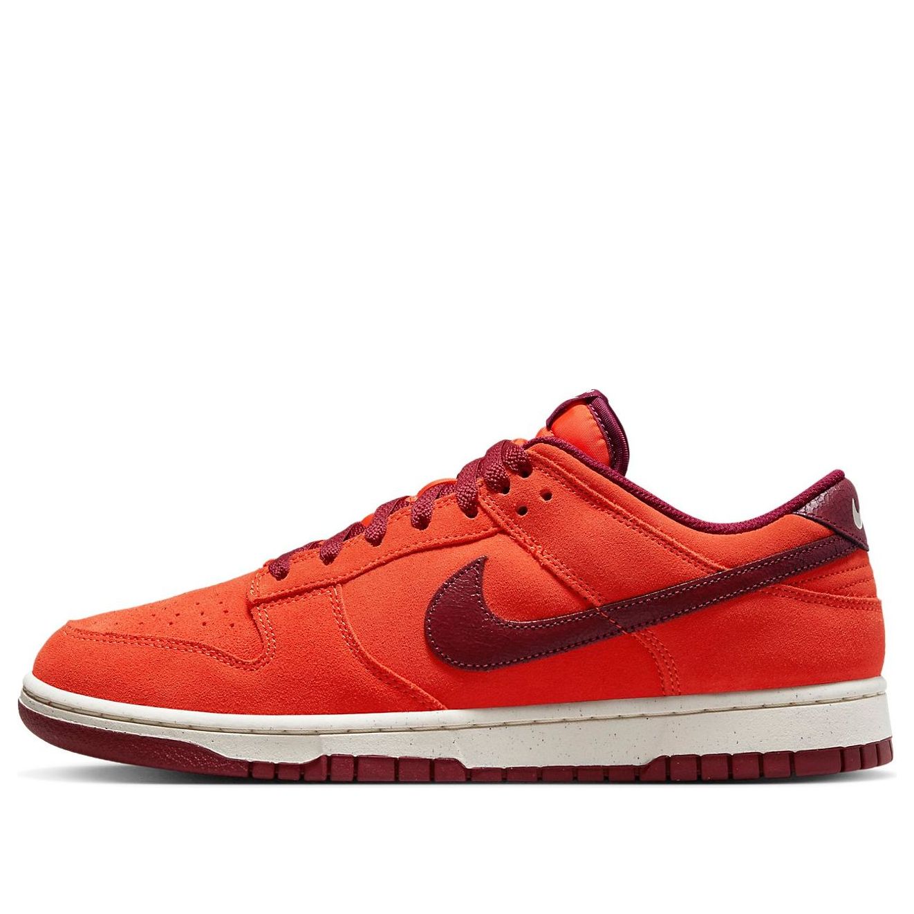 Nike Dunk Low ‘Orange Suede’
