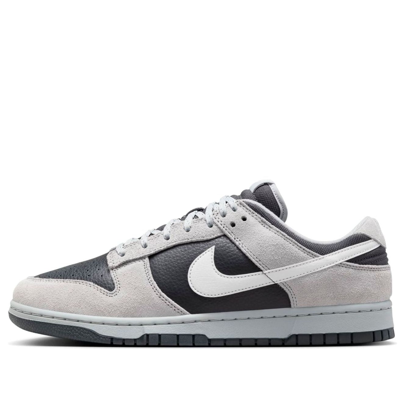 Nike Dunk Low ‘Light Smoke Grey’